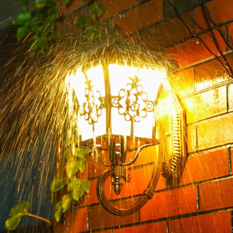 أضواء شوارع خارجية تعمل بالطاق - مراجعة Solar Garden Light وسعره