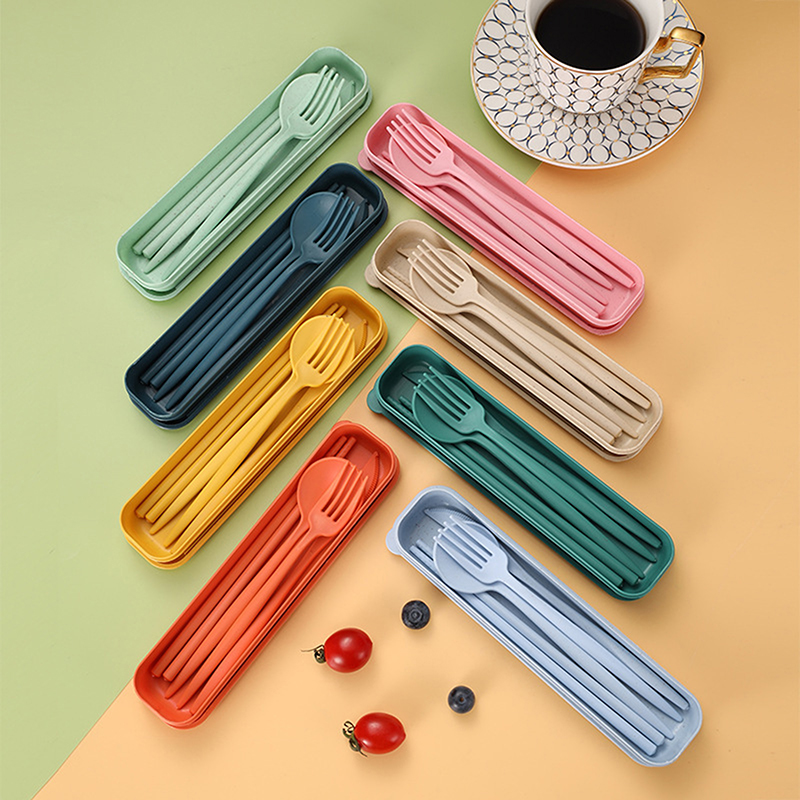 طقم أدوات طعام محمول من 4 قطع  - مراجعة Reusable Straw وسعره